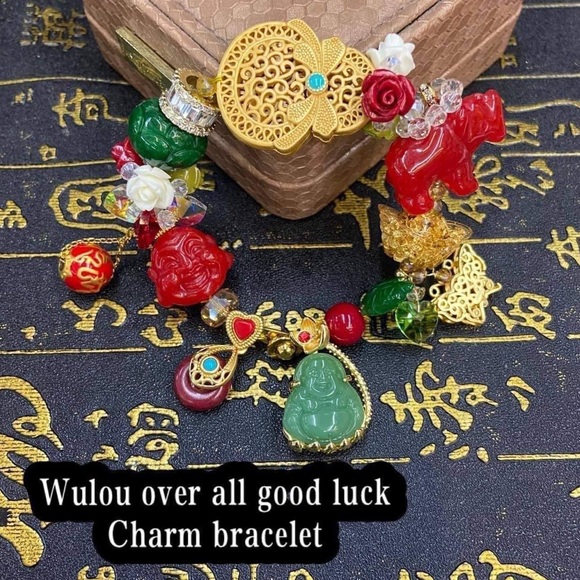 Chinese Lucky Charm Fortune Bracelet - Picture 5 of 5